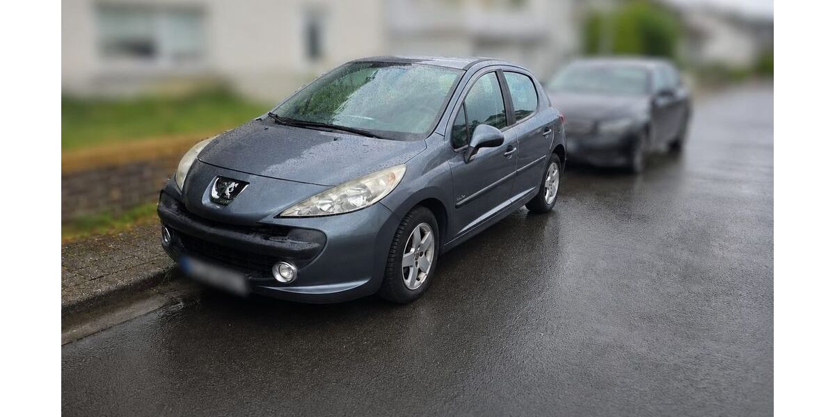 Peugeot 207 145.000 km 1.999 &euro; Ronneburg 63549