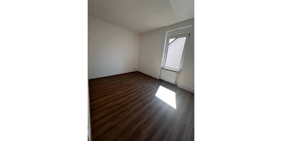 Einfamilienhaus Münster (Hessen) - 9 Zimmer, 195 m&sup2;, 2.175&euro; | Angebot:26591385