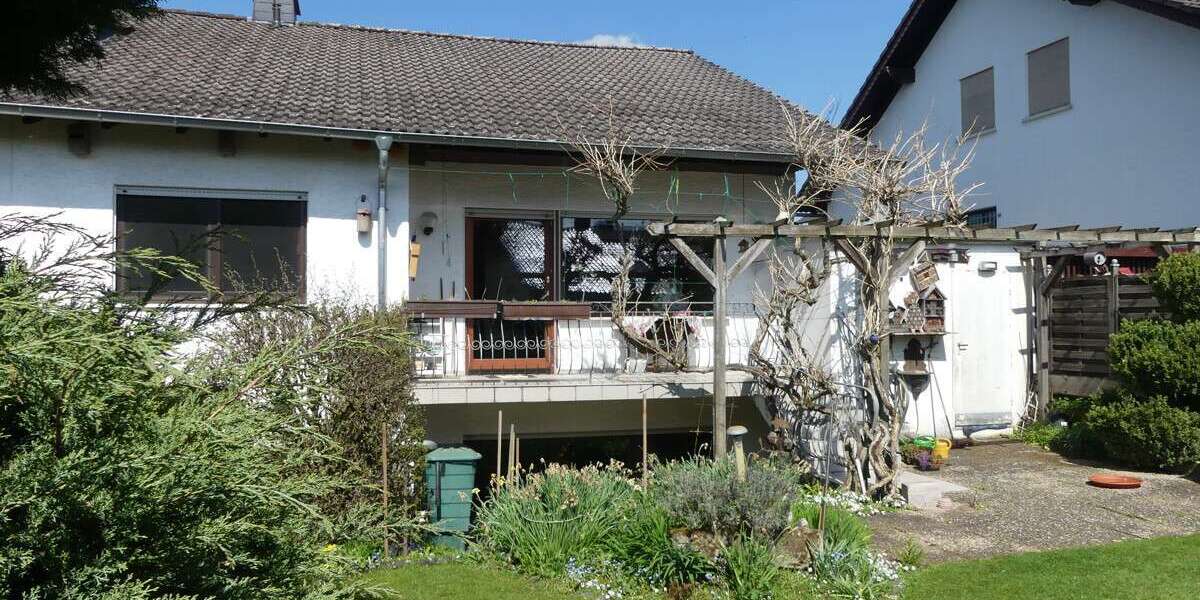 Einfamilienhaus Bruchköbel / Oberissigheim Oberissigheim - 6 Zimmer, 220 m&sup2;, 355.000&euro; | Angebot:26323032