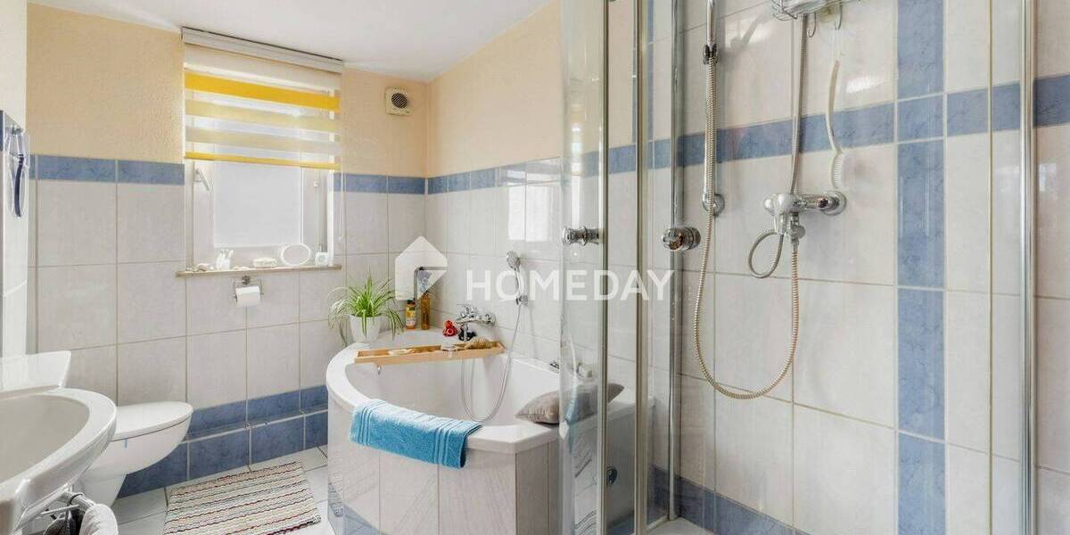 Einfamilienhaus Langenselbold - 9 Zimmer, 215 m&sup2;, 749.000&euro; | Angebot:26290237