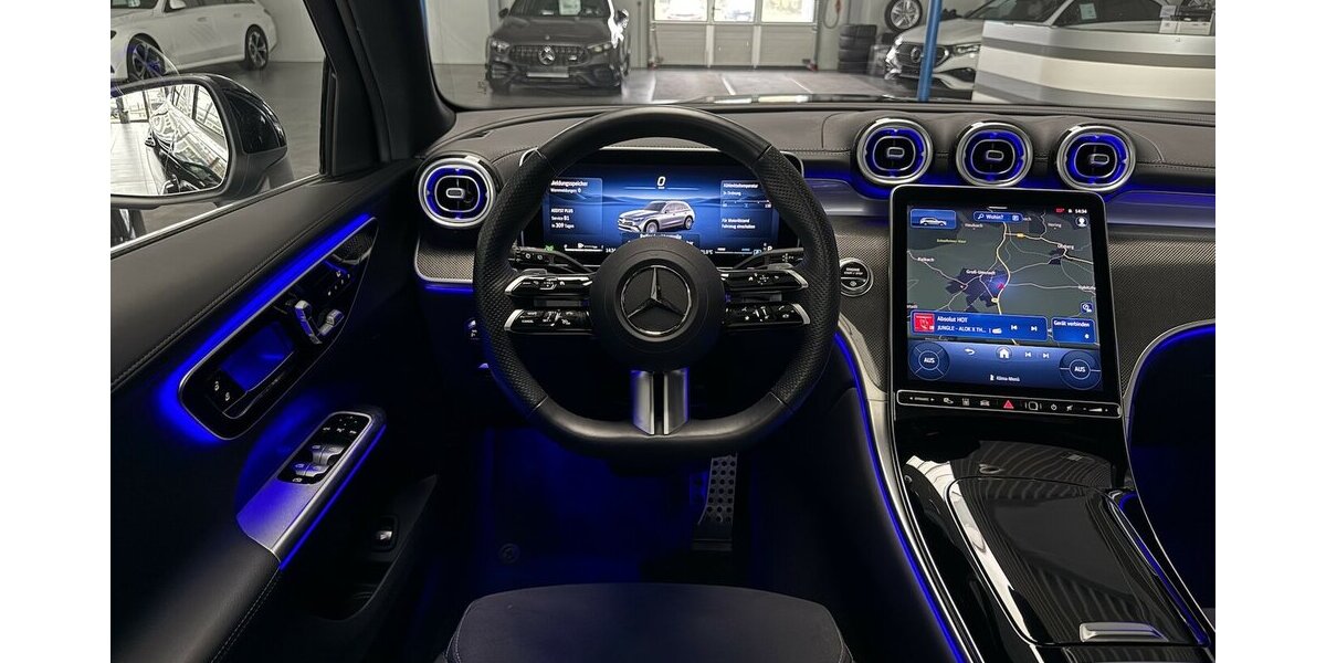 Mercedes-Benz GLC 300 4M AMG PREMIUM STANDHEIZUNG - DISTRONIC! 23.425 km 59.699 &euro; Groß-Umstadt 64823