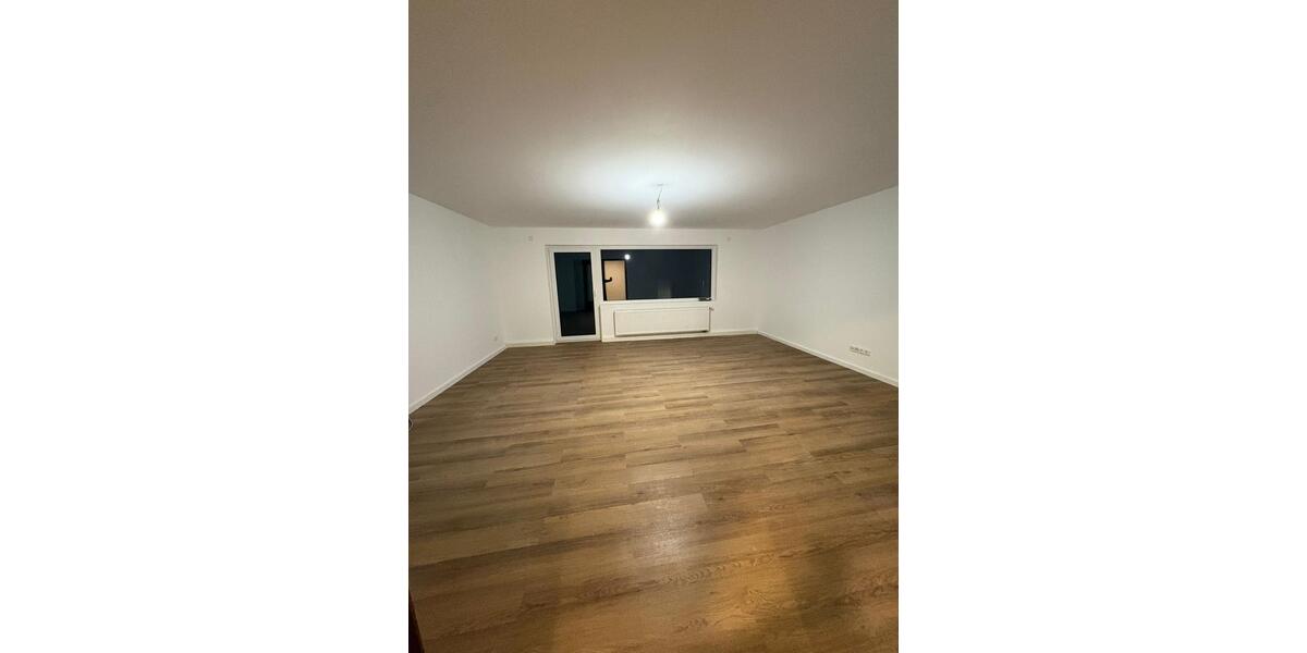 Etagenwohnung Ronneburg - 3 Zimmer, 120 m&sup2;, 1.550&euro; | Angebot:25987638