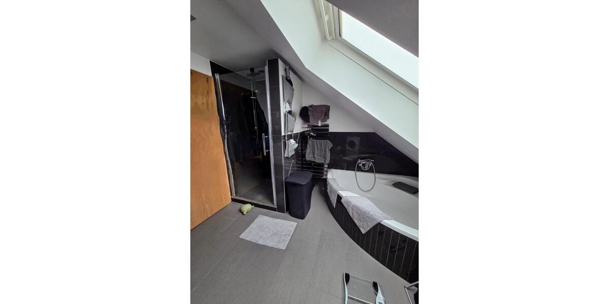 Dachgeschoßwohnung Großkrotzenburg - 3.5 Zimmer, 93 m&sup2;, 1.290&euro; | Angebot:26326787