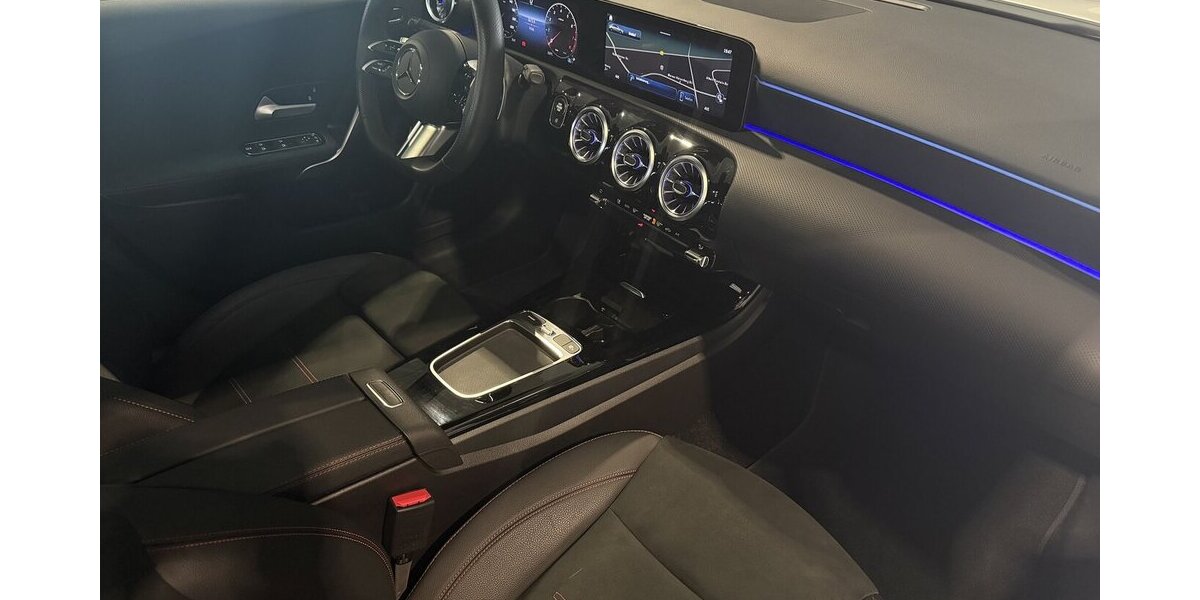 Mercedes-Benz A 250 4M Limousine AMG DISTRON.-AHK-PANO-KEYLESS 9.745 km 38.499 &euro; Groß-Umstadt 64823