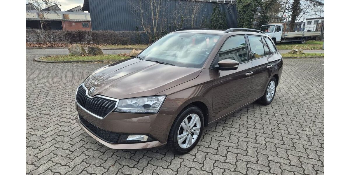 Skoda Fabia 71.565 km 11.900 &euro; Aschaffenburg 63739