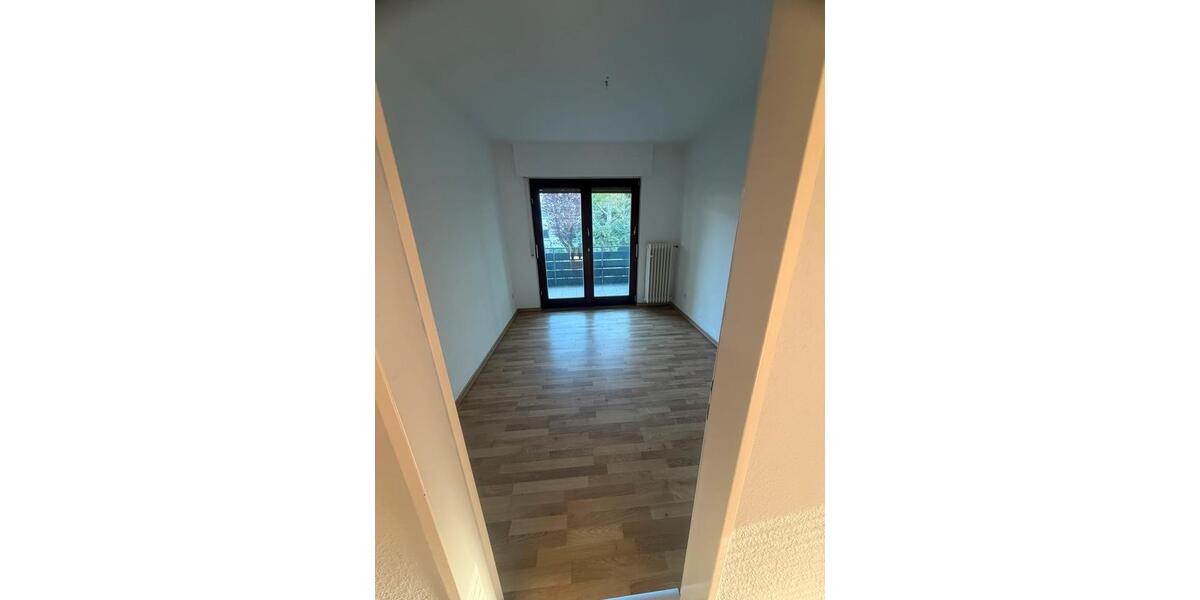 Etagenwohnung Hanau Lamboy - 3 Zimmer, 87 m&sup2;, 1.350&euro; | Angebot:26302628