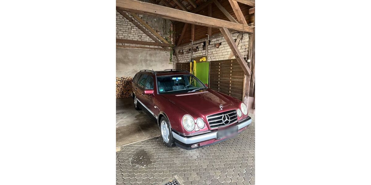 Mercedes-Benz E 200 260.000 km 2.599 &euro; Aschaffenburg 63743