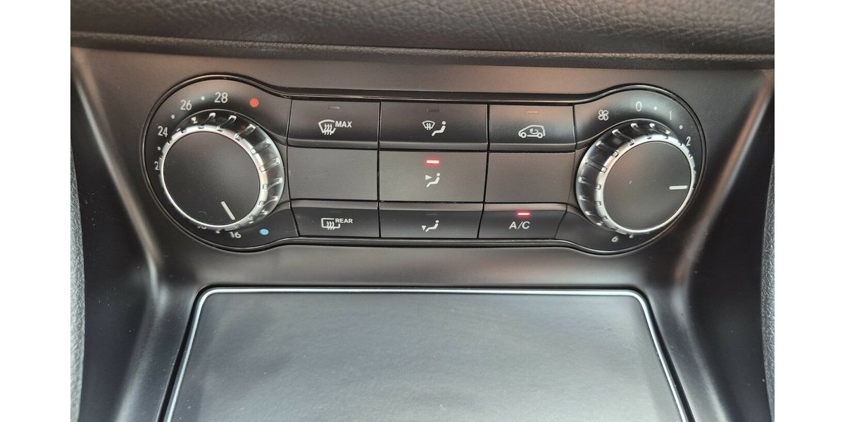 Mercedes-Benz A 200 BlueEfficiency, AMG-Line, LED, Klima, Navi, 91.800 km 17.790 &euro; Rodgau 63110