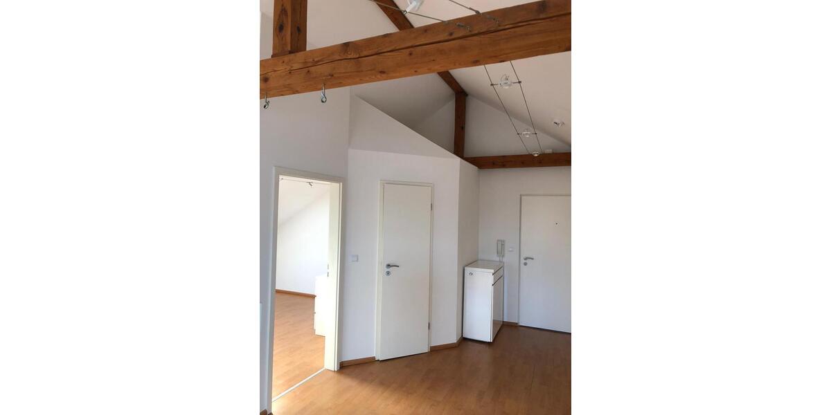 Dachgeschoßwohnung Hanau Kesselstadt - 2 Zimmer, 63 m&sup2;, 730&euro; | Angebot:26295558