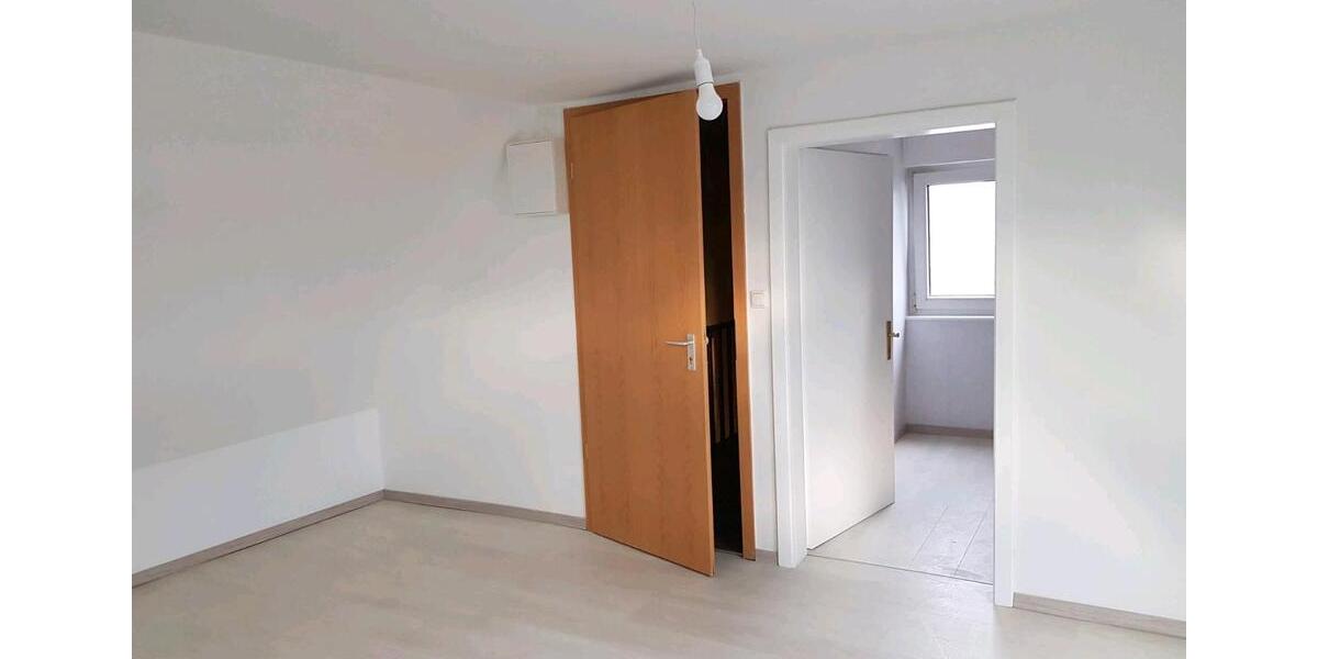 Dachgeschoßwohnung Geiselbach - 2 Zimmer, 46 m&sup2;, 539&euro; | Angebot:25451223