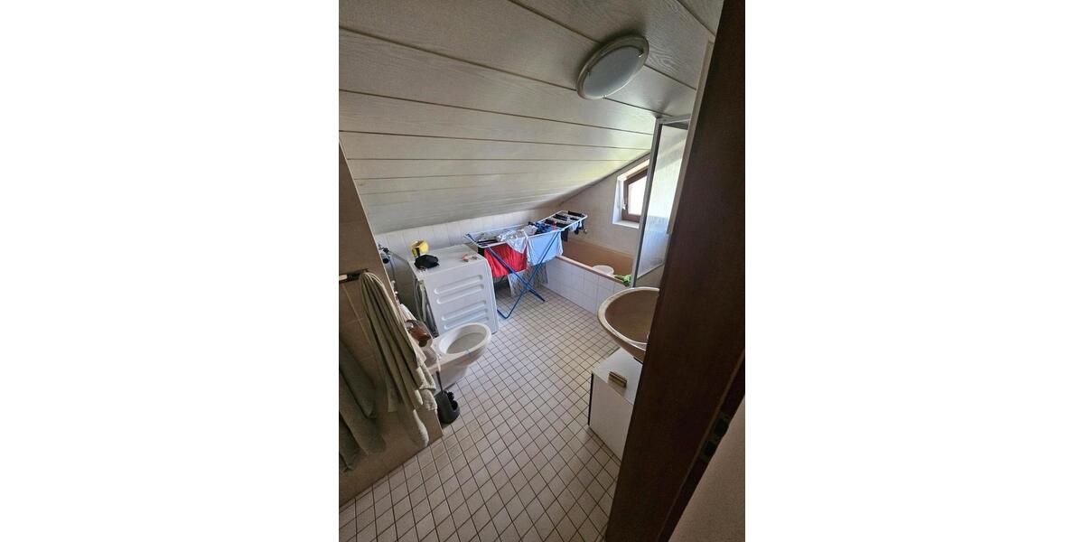 Dachgeschoßwohnung Bruchköbel - 2 Zimmer, 60 m&sup2;, 850&euro; | Angebot:26041319