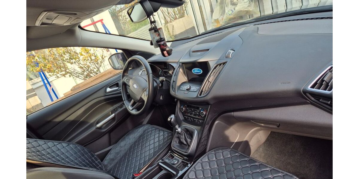 Ford Kuga 123.000 km 17.000 &euro; Großkrotzenburg 63538