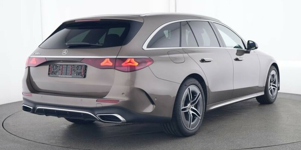 Mercedes-Benz E 300 T e AMG PREMIUM+ AIRMATIC-SUPERSCREEN-4D! 4.940 km 58.789 &euro; Groß-Umstadt 64823