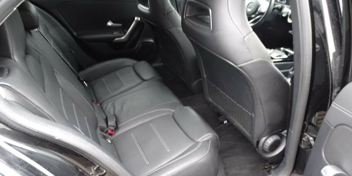 Mercedes-Benz A 200 AMG Line, Standheizung, Leder, Rückfahrkamer 145.252 km 17.990 &euro; Rodgau 63110