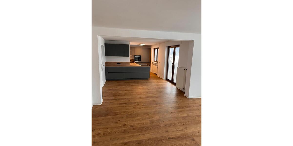 Etagenwohnung Freudenberg - 3 Zimmer, 90 m&sup2;, 950&euro; | Angebot:24745349