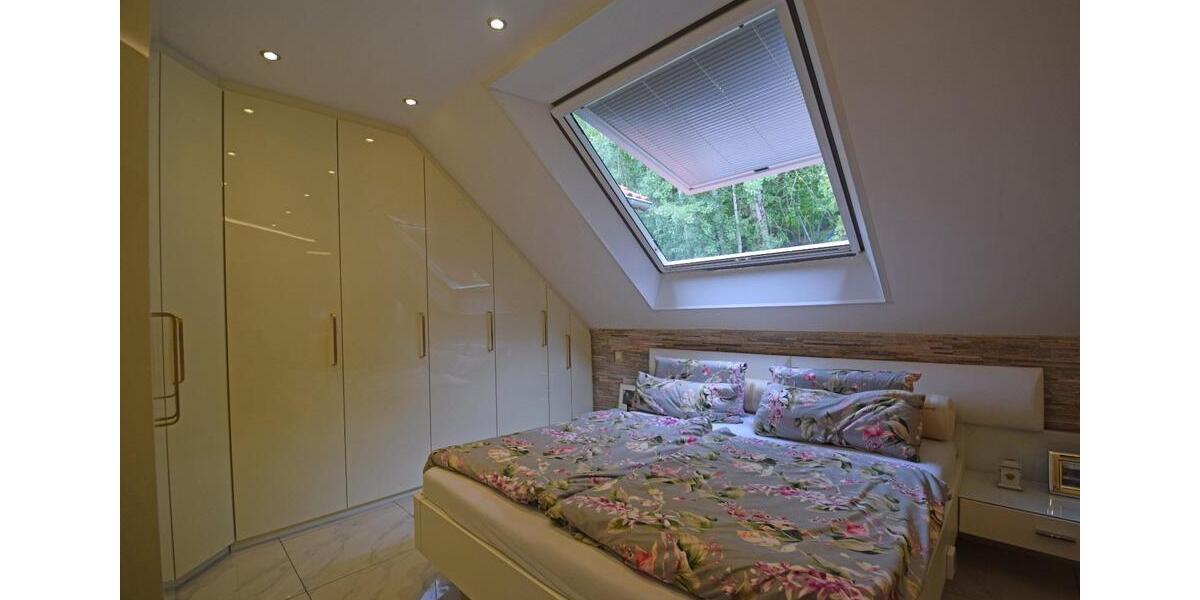 Etagenwohnung Freudenberg - 3 Zimmer, 83 m&sup2;, 289.000&euro; | Angebot:23392212