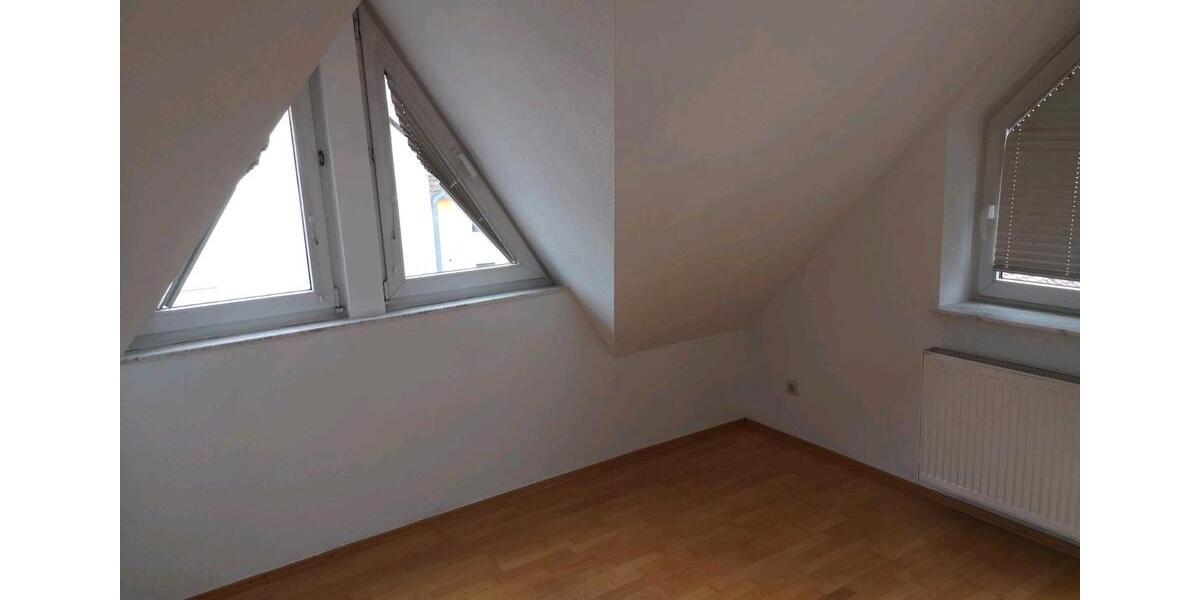 Dachgeschoßwohnung Kahl am Main - 3 Zimmer, 90 m&sup2;, 1.020&euro; | Angebot:26045137
