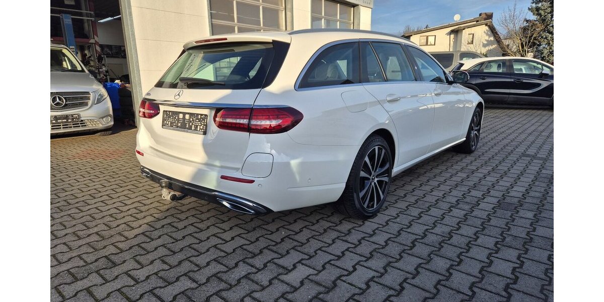 Mercedes-Benz E 300 e T Avantgarde AHK, LED, Rückfahrkamera, App 55.700 km 27.990 &euro; Rodgau 63110