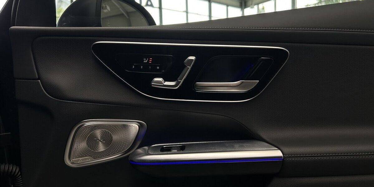 Mercedes-Benz GLC 300 d 4M AMG PREMIUM+ MAGNO- AIRMATIC- PANO! 14.270 km 62.779 &euro; Groß-Umstadt 64823