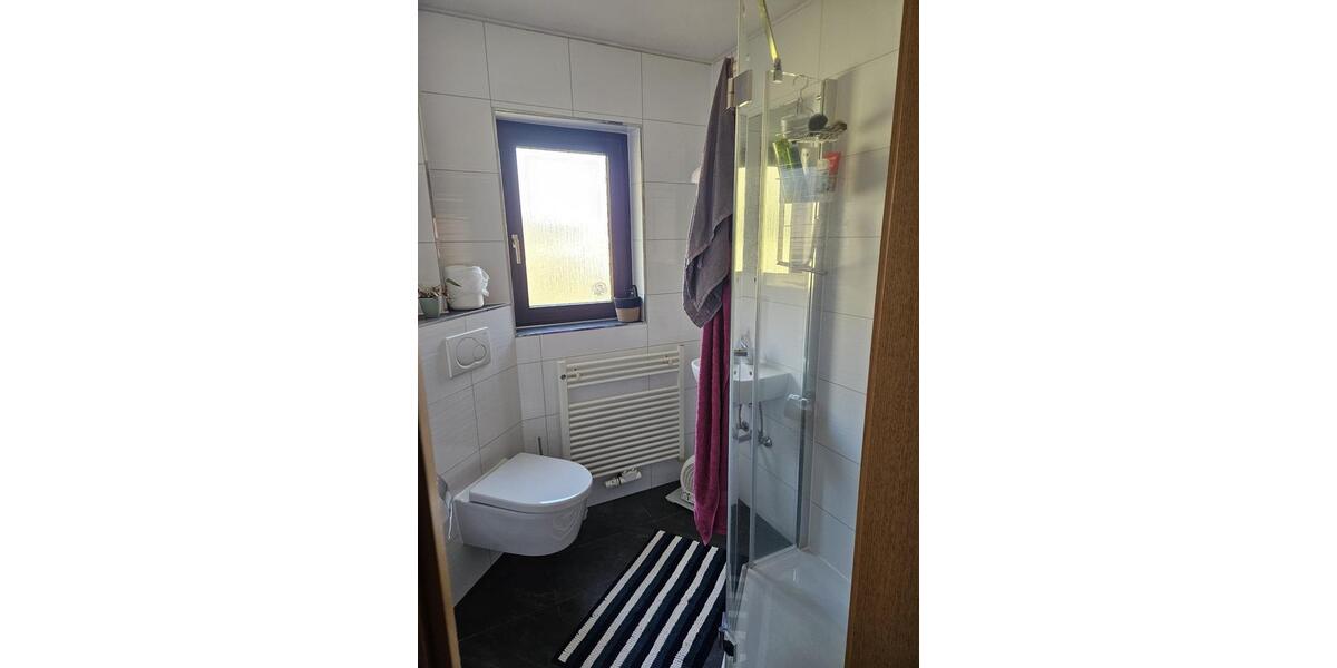 Etagenwohnung Laudenbach - 3 Zimmer, 120 m&sup2;, 1.200&euro; | Angebot:25860476